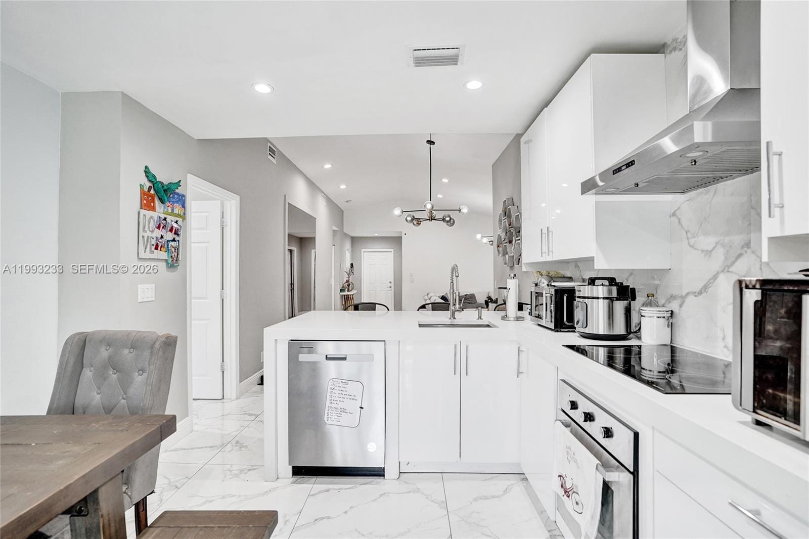 372 W Riverbend Drive — photo 8