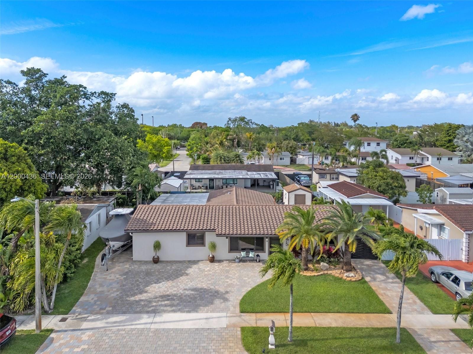 7875 NW 174th Terrace, Hialeah, FL 33015 photo 2