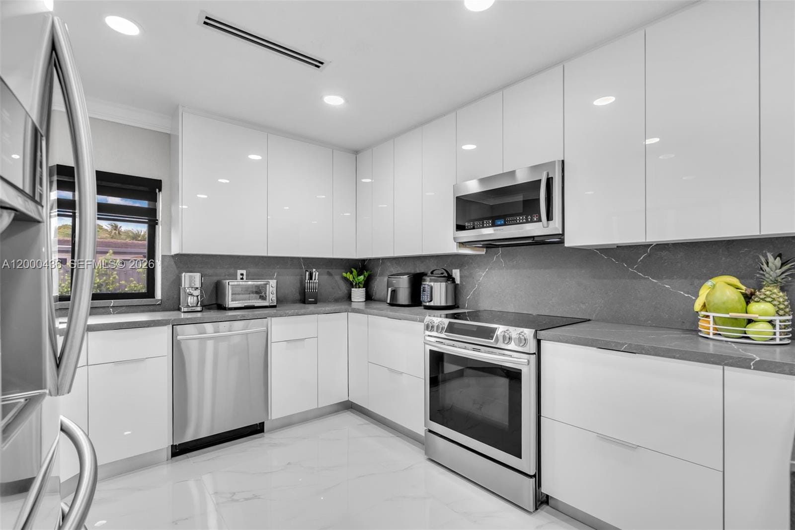 7875 NW 174th Terrace, Hialeah, FL 33015 photo 20