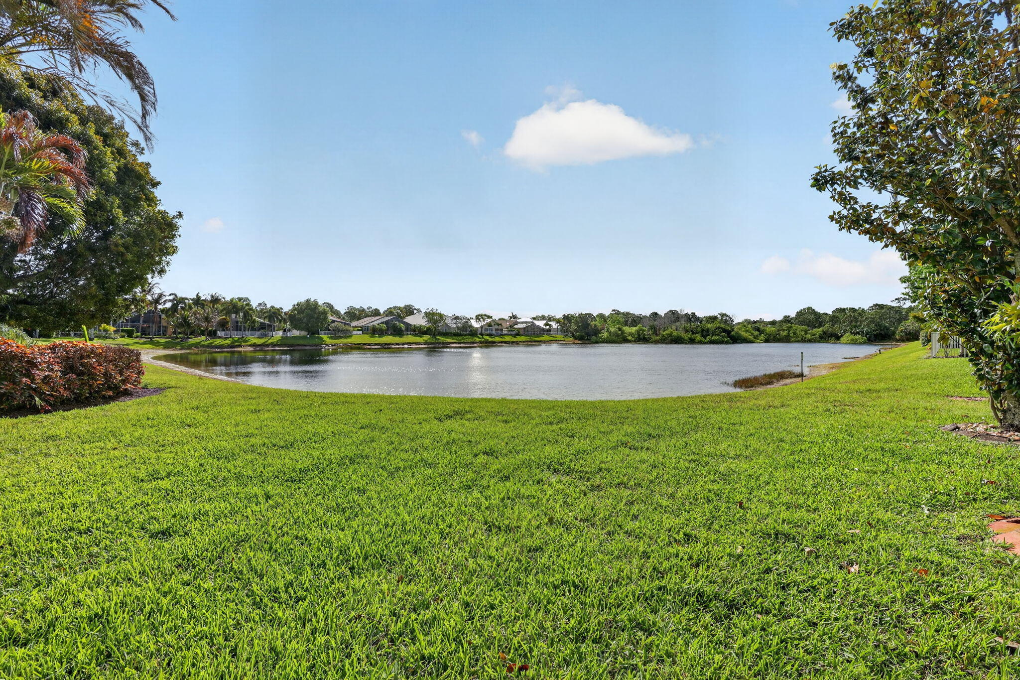 1021 SE Westminster Place, Stuart, FL 34997 photo 5