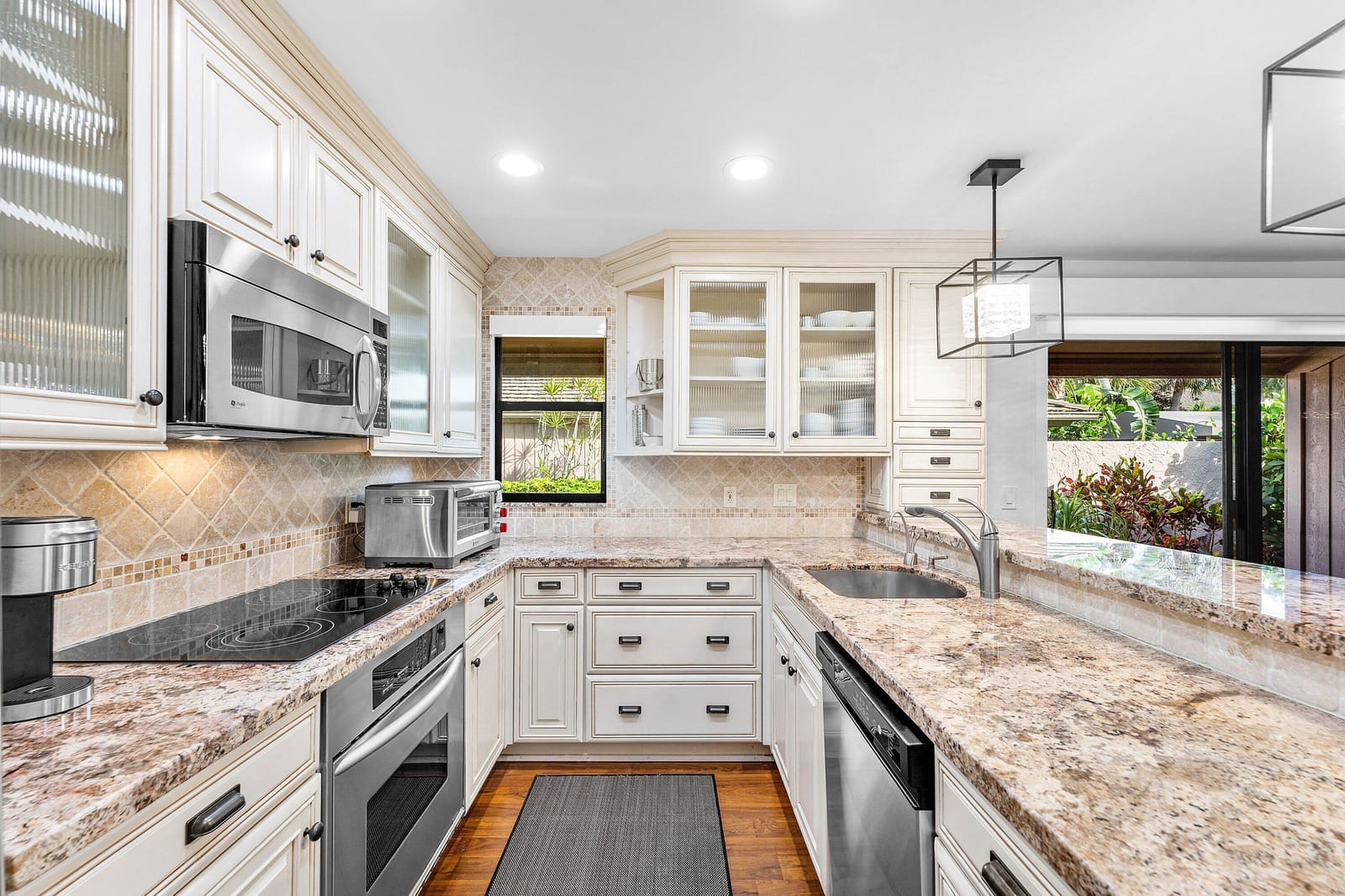 7077 Rain Forest Drive — photo 2