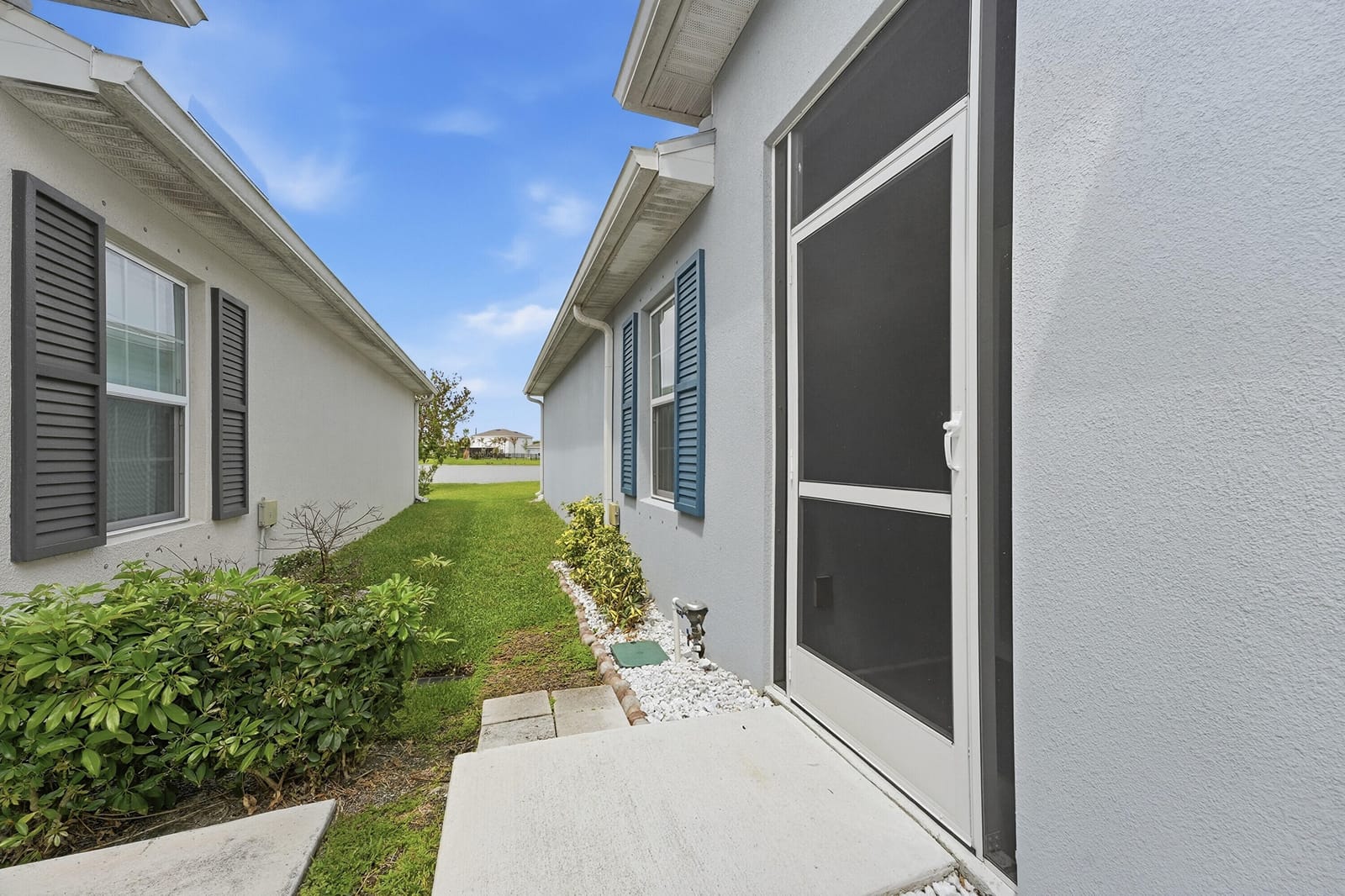 812 Persimmon Place, Fort Pierce, FL 34981 photo 3