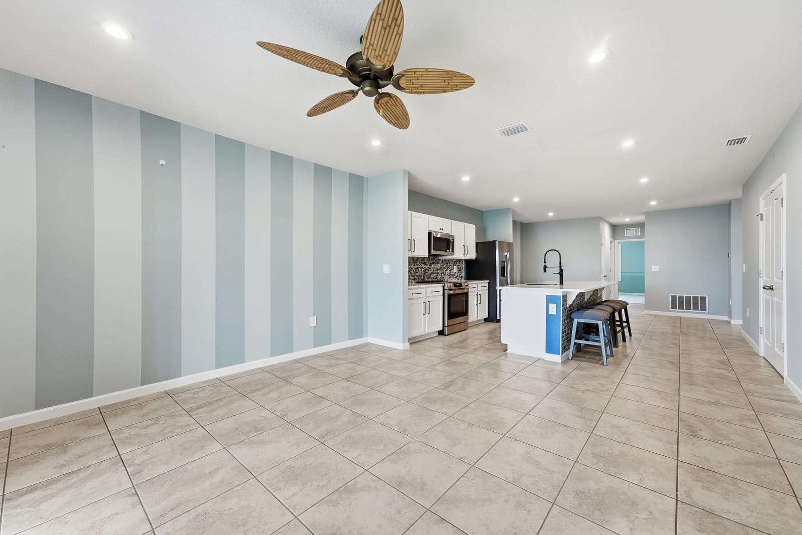 812 Persimmon Place, Fort Pierce, FL 34981 photo 7