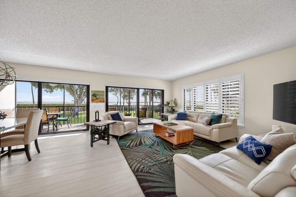 218 NE Edgewater Drive 218 — photo 2
