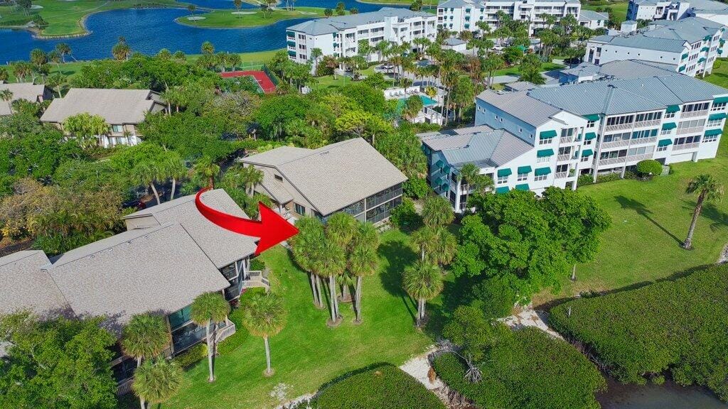 218 NE Edgewater Drive 218 — photo 11