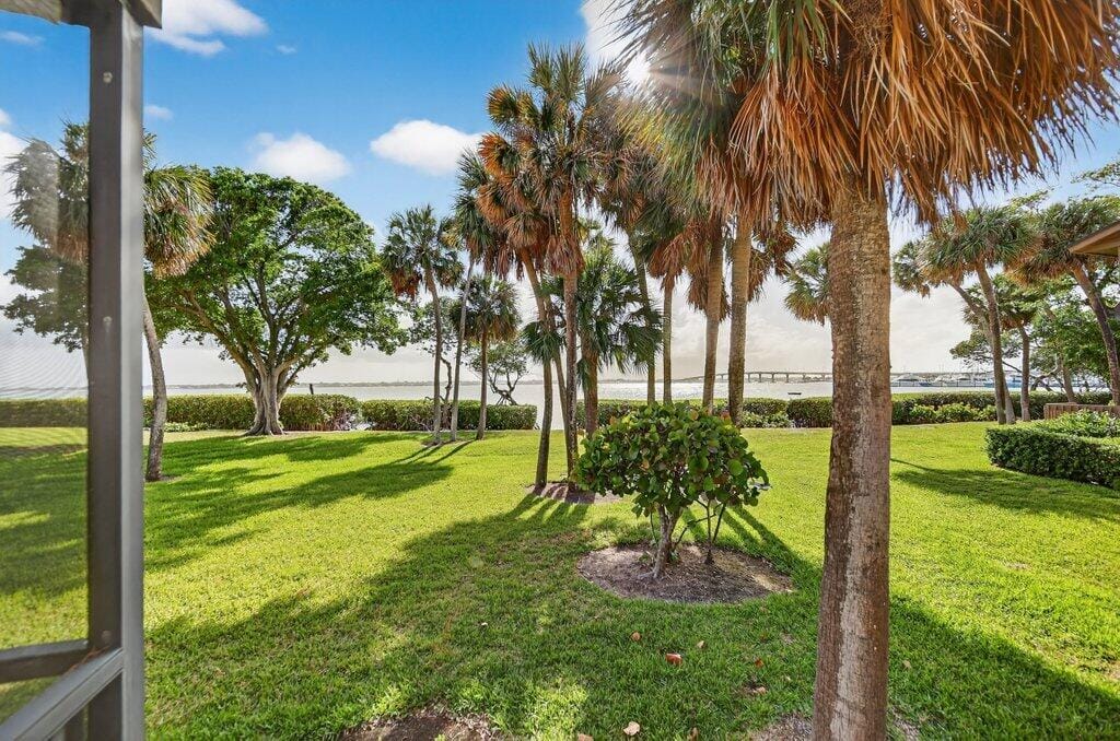218 NE Edgewater Drive 218, Hutchinson Island, FL 34996 photo 17