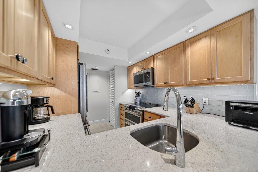 218 NE Edgewater Drive 218, Hutchinson Island, FL 34996 photo 24