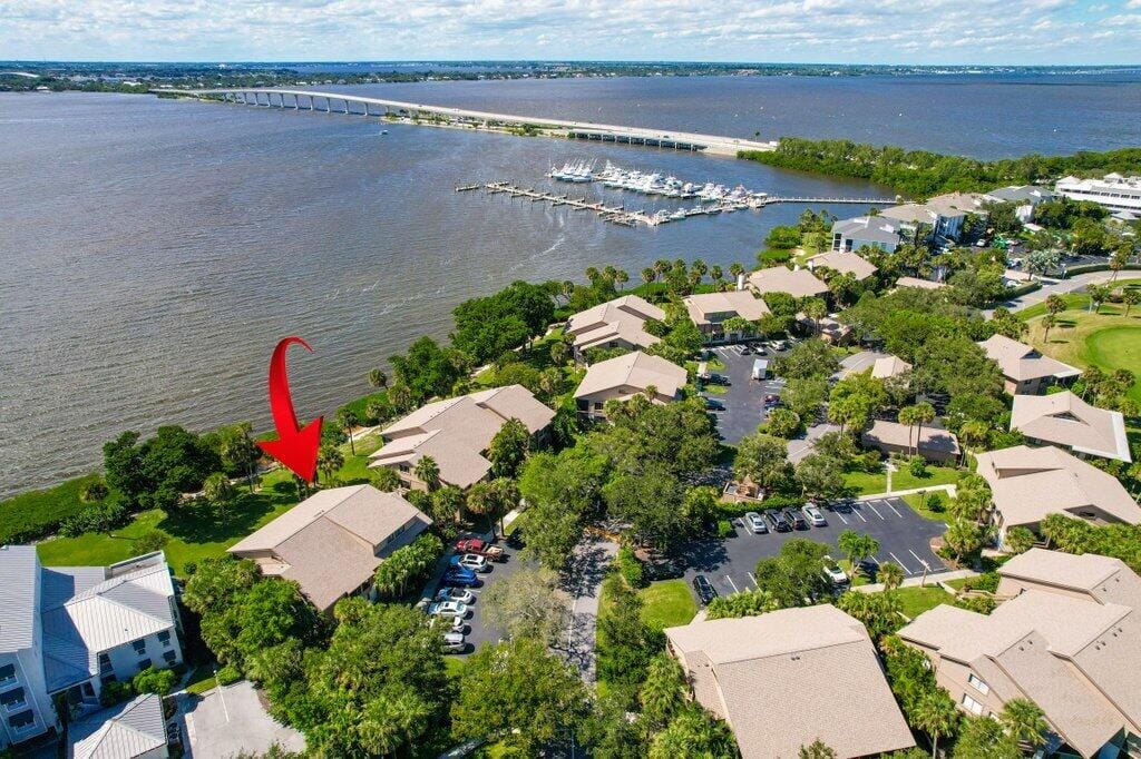 218 NE Edgewater Drive 218 — photo 4