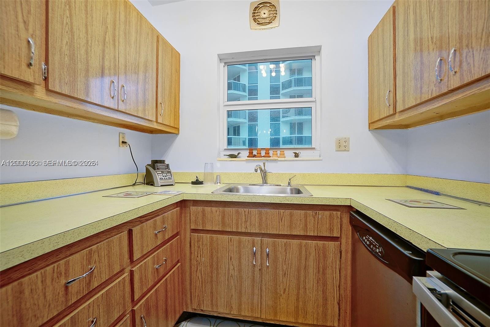 4747 Collins Avenue 1108, Miami Beach, FL 33140 photo 4