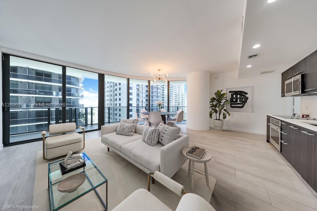45 SW 9th Street 1808, Miami, FL 33130, Miami
