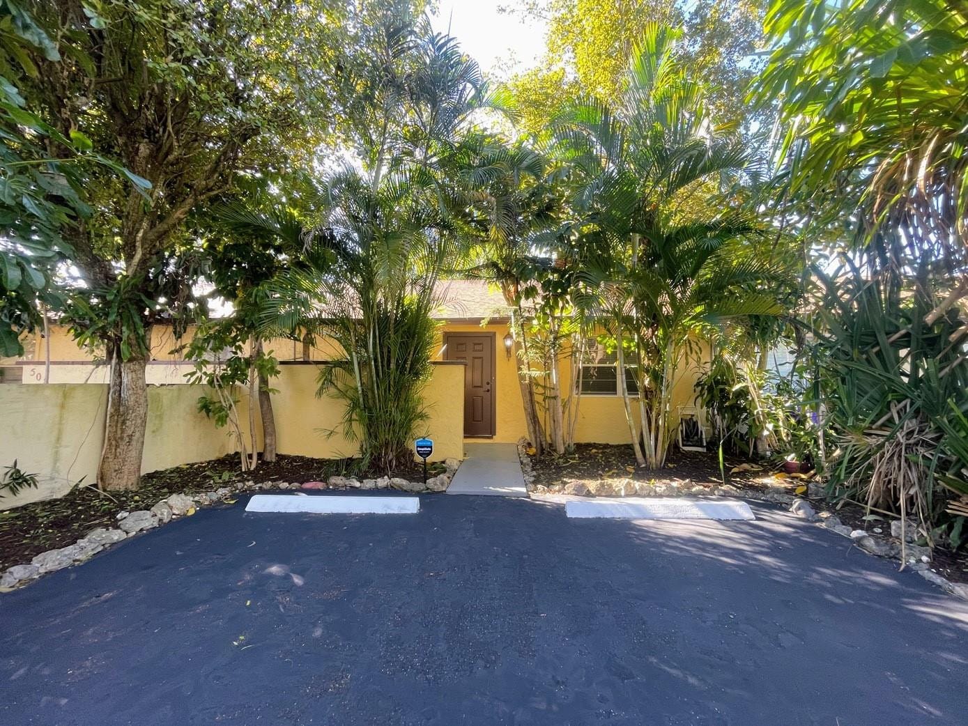 512 NW 43rd Place, Deerfield Beach, FL 33064 photo 1