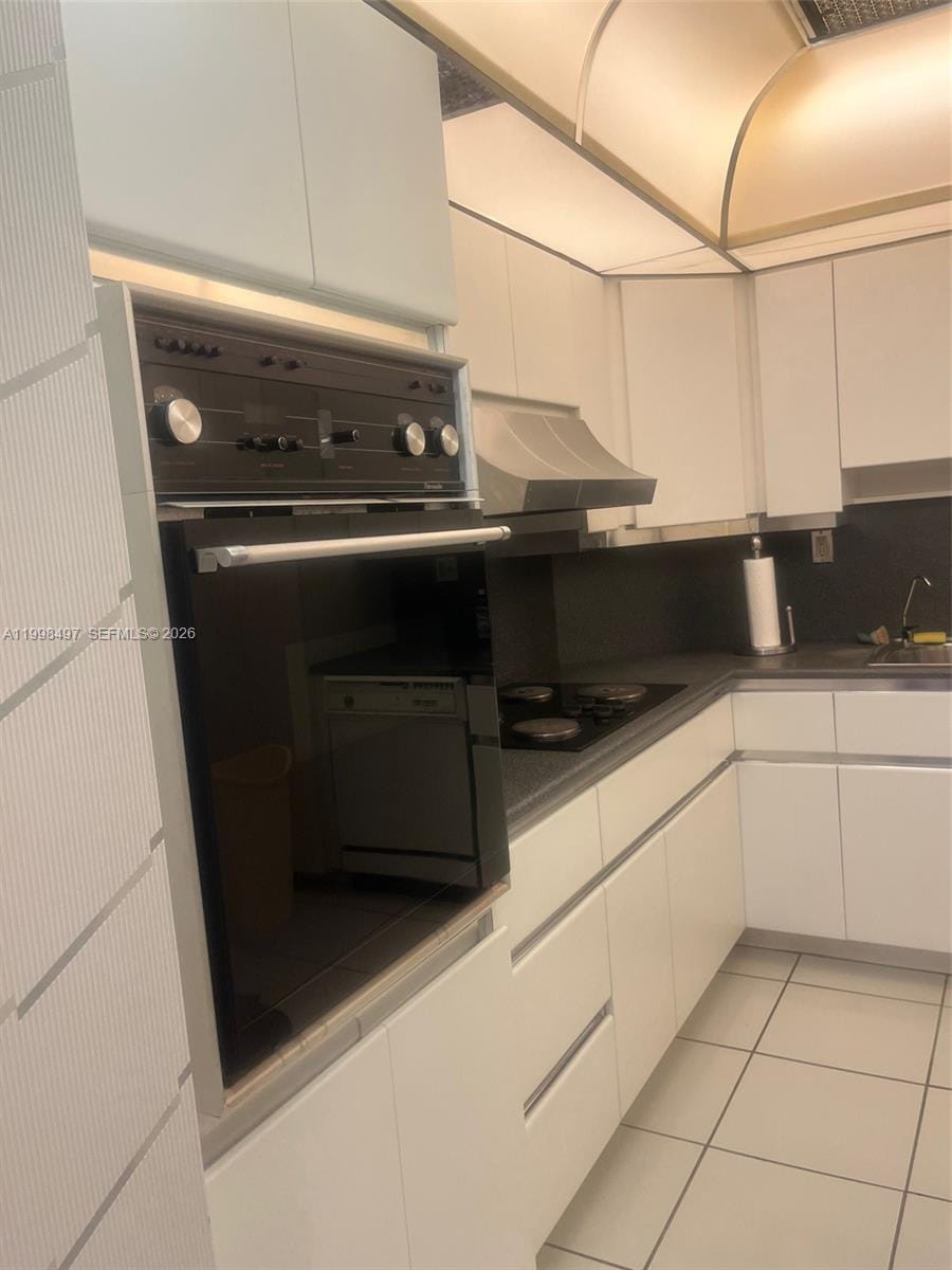 300 Bayview Drive 516, Sunny Isles Beach, FL 33160 photo 7