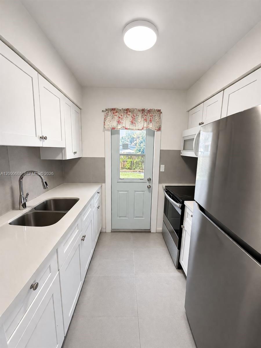 2550 NE 182nd Street 2550, North Miami Beach, FL 33160, North Miami Beach