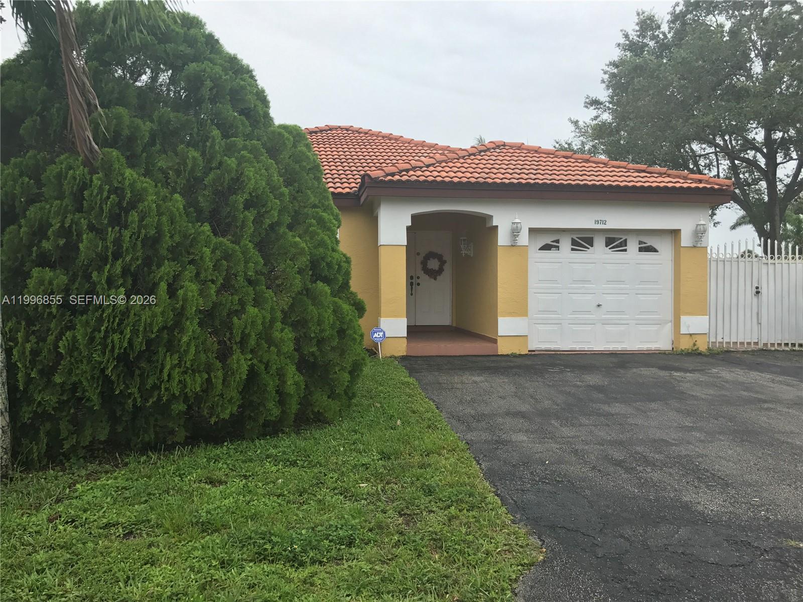 19712 NW 82nd Place, Hialeah, FL 33015, Hialeah