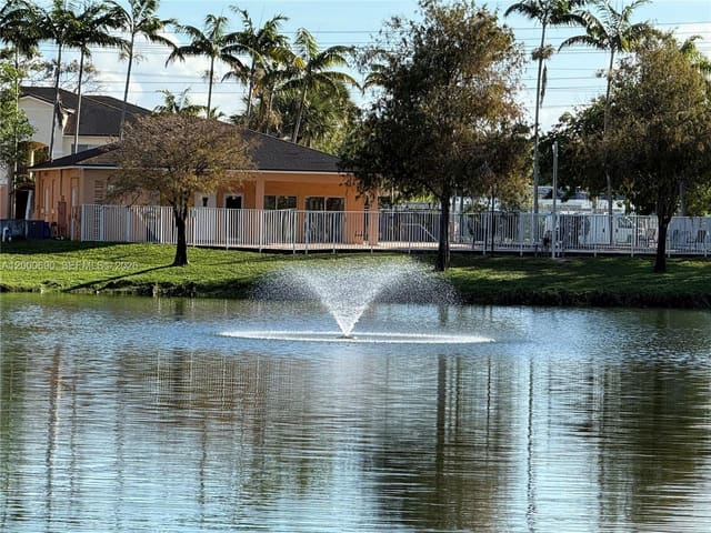 3670 N 56th Avenue 705, sold in Lakewood At Emerald Hills, Hollywood, FL
