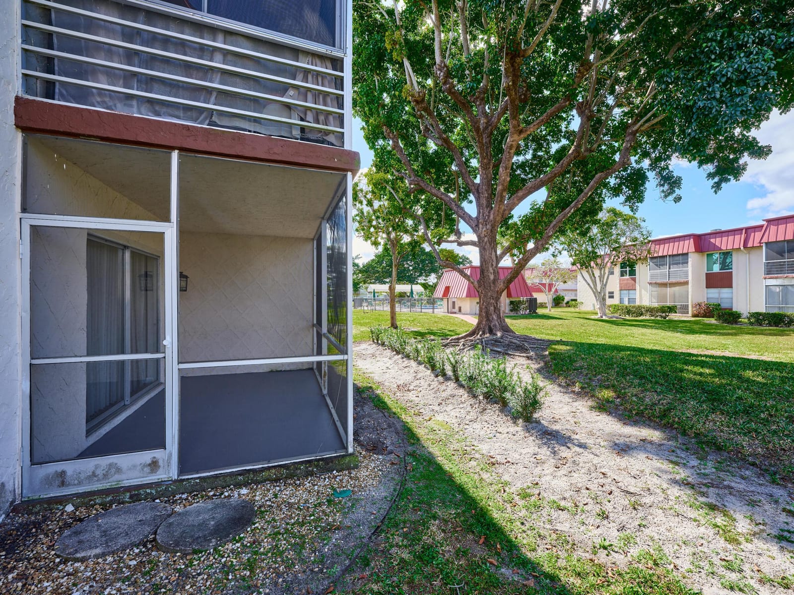 12021 W Greenway Drive 105 — photo 8