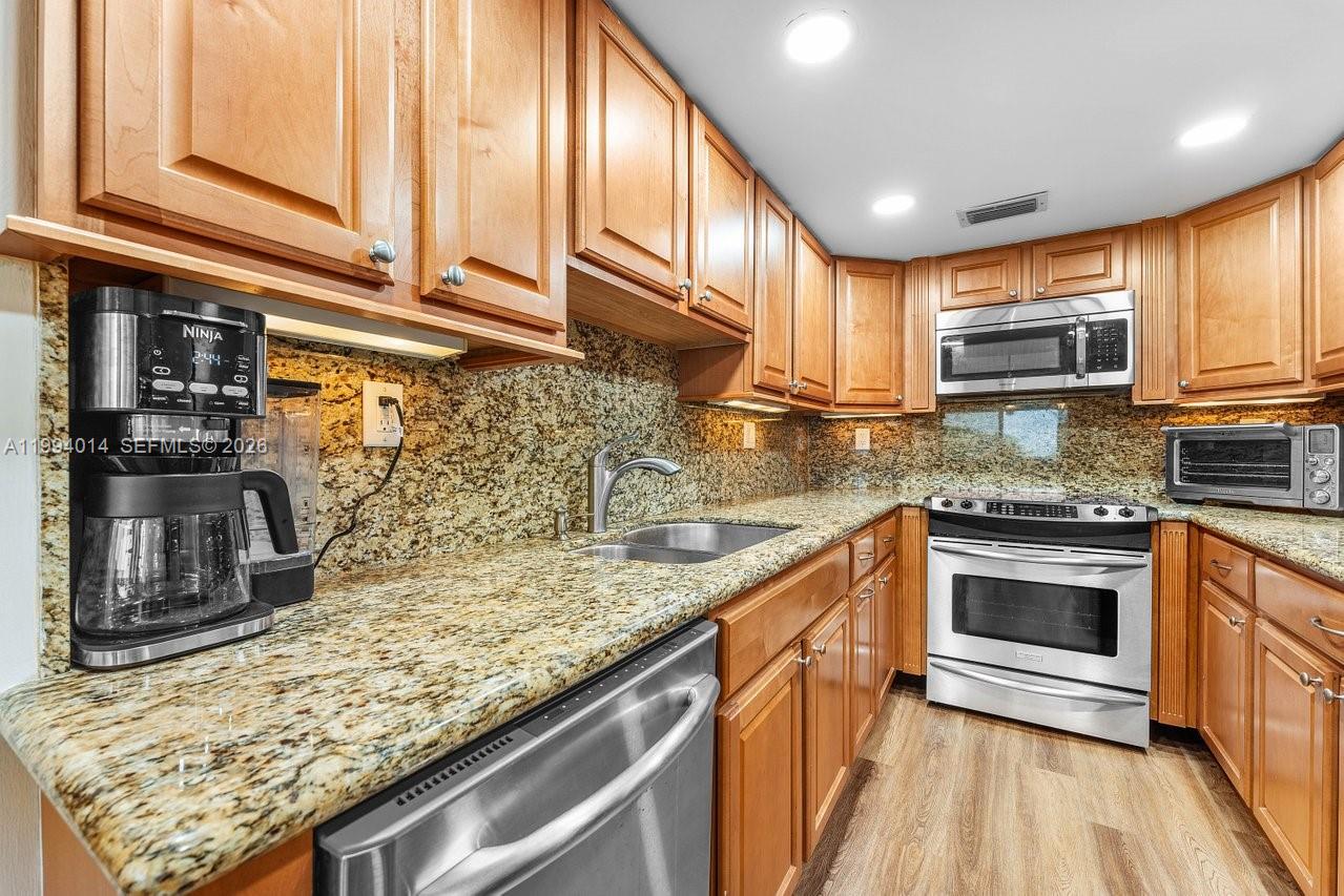 364 Golfview Road 505 — photo 12