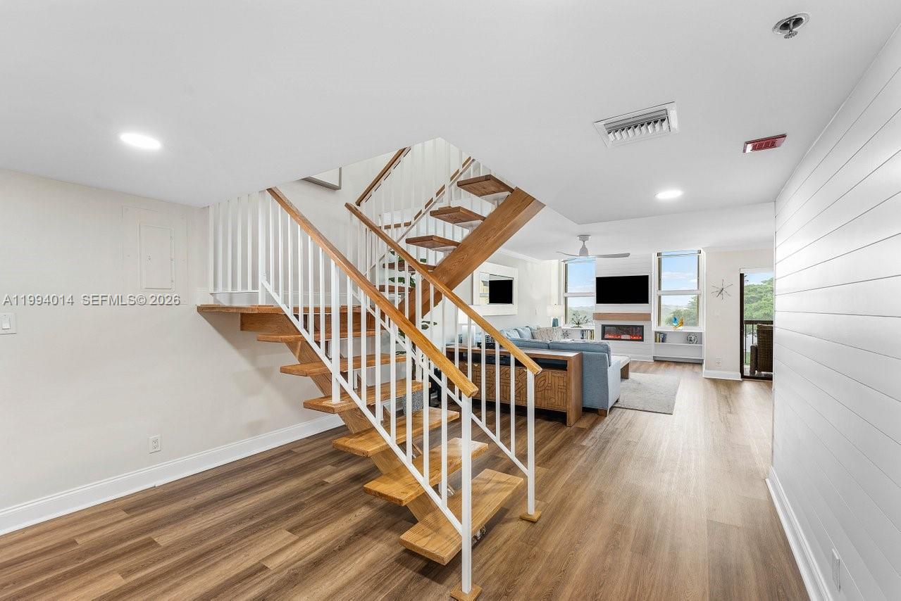 364 Golfview Road 505, North Palm Beach, FL 33408 photo 22