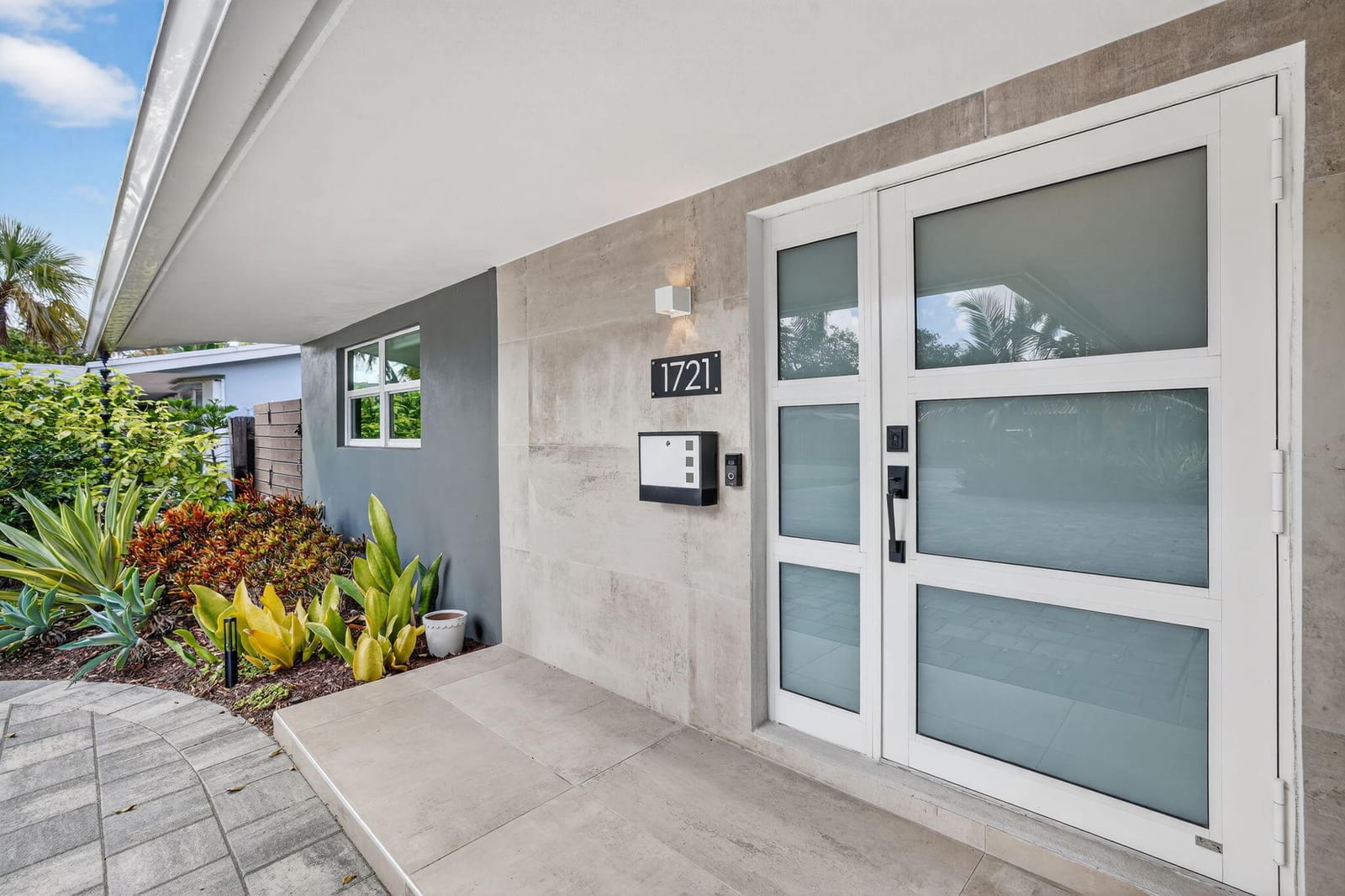 1721 NE 37th Street, Oakland Park, FL 33334 photo 6