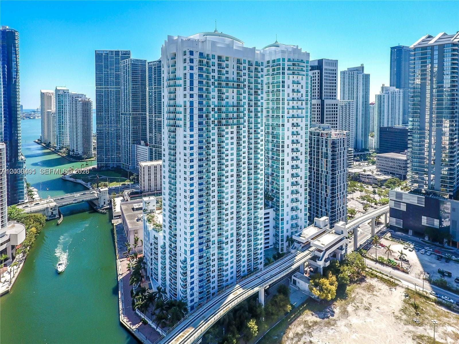 31 SE 5th Street 4212, Miami, FL 33131 photo 3