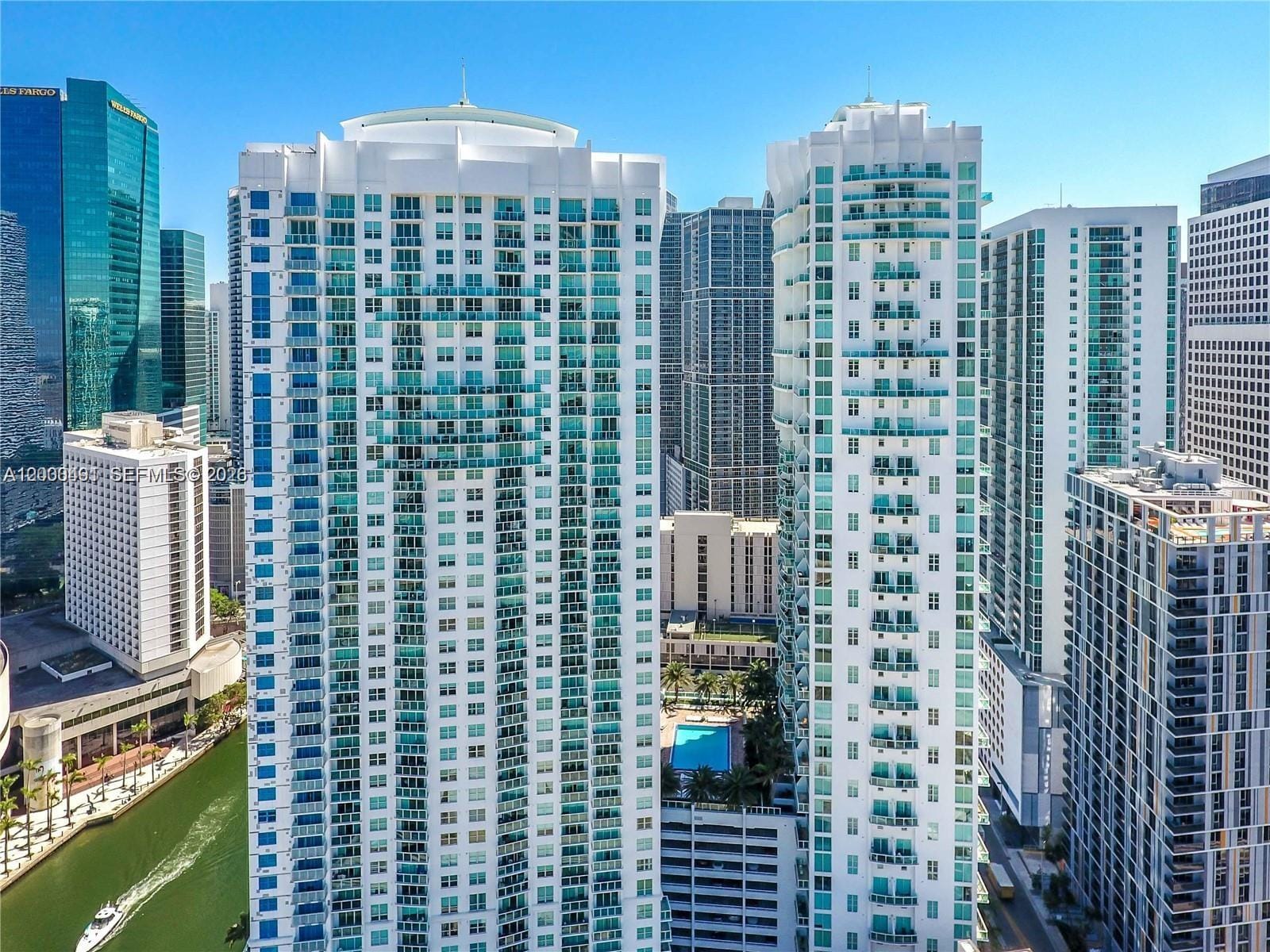 31 SE 5th Street 4212, Miami, FL 33131 photo 4