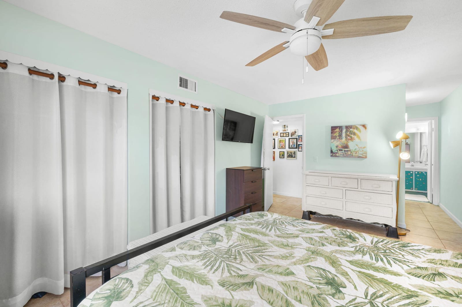 2102 NE 1st Way 103 — photo 8