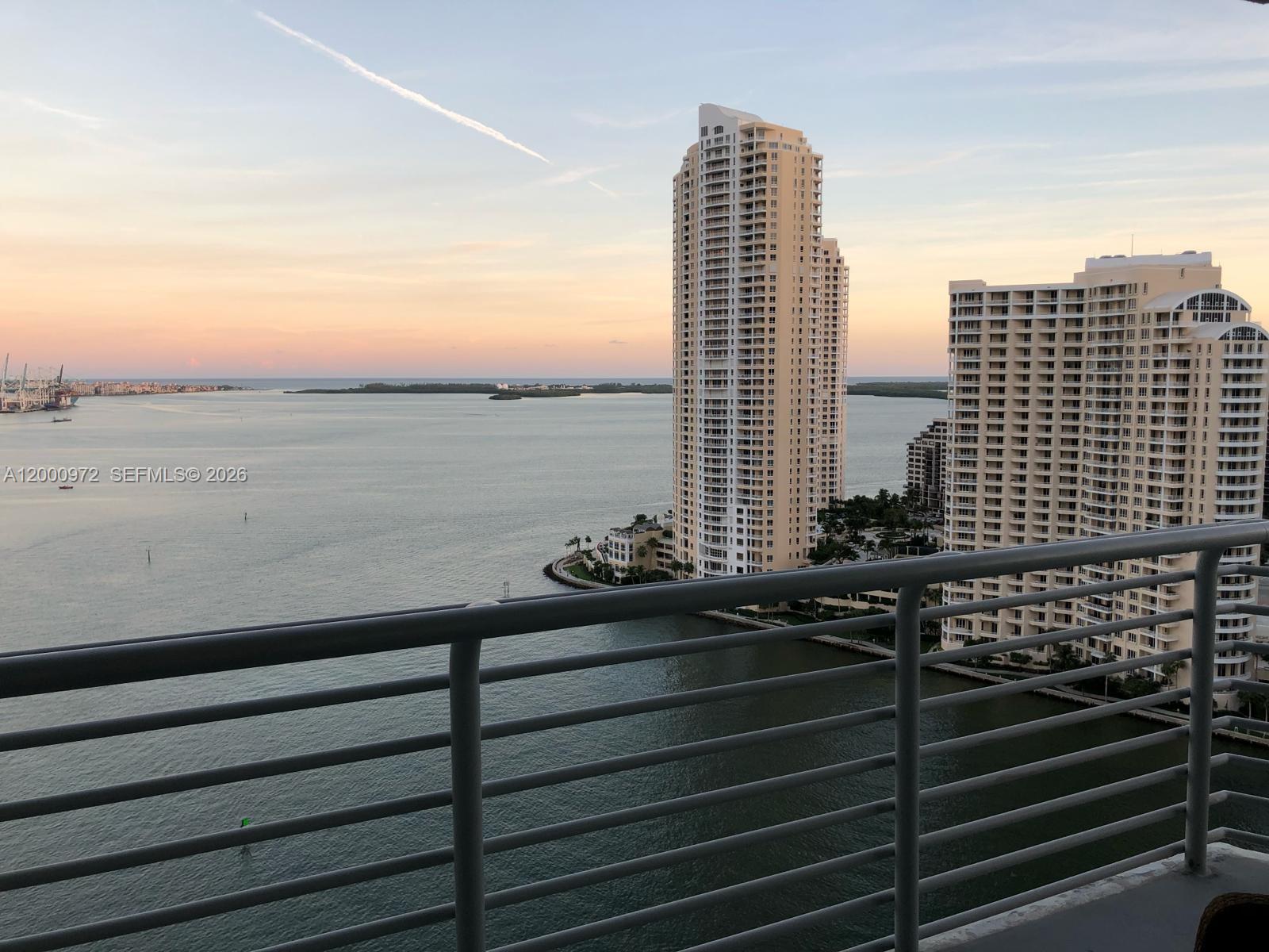 325 Biscayne Boulevard 2523, Miami, FL 33131, Miami