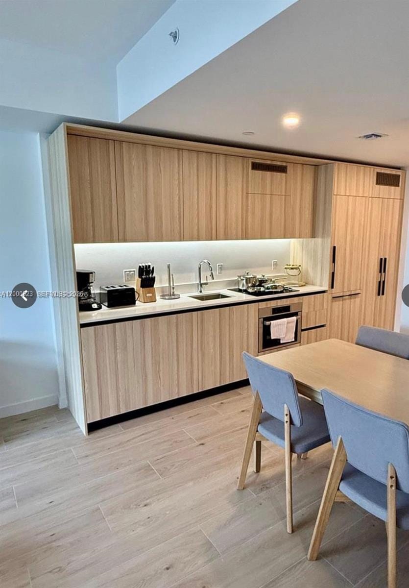 225 N Miami Avenue 212 — photo 12