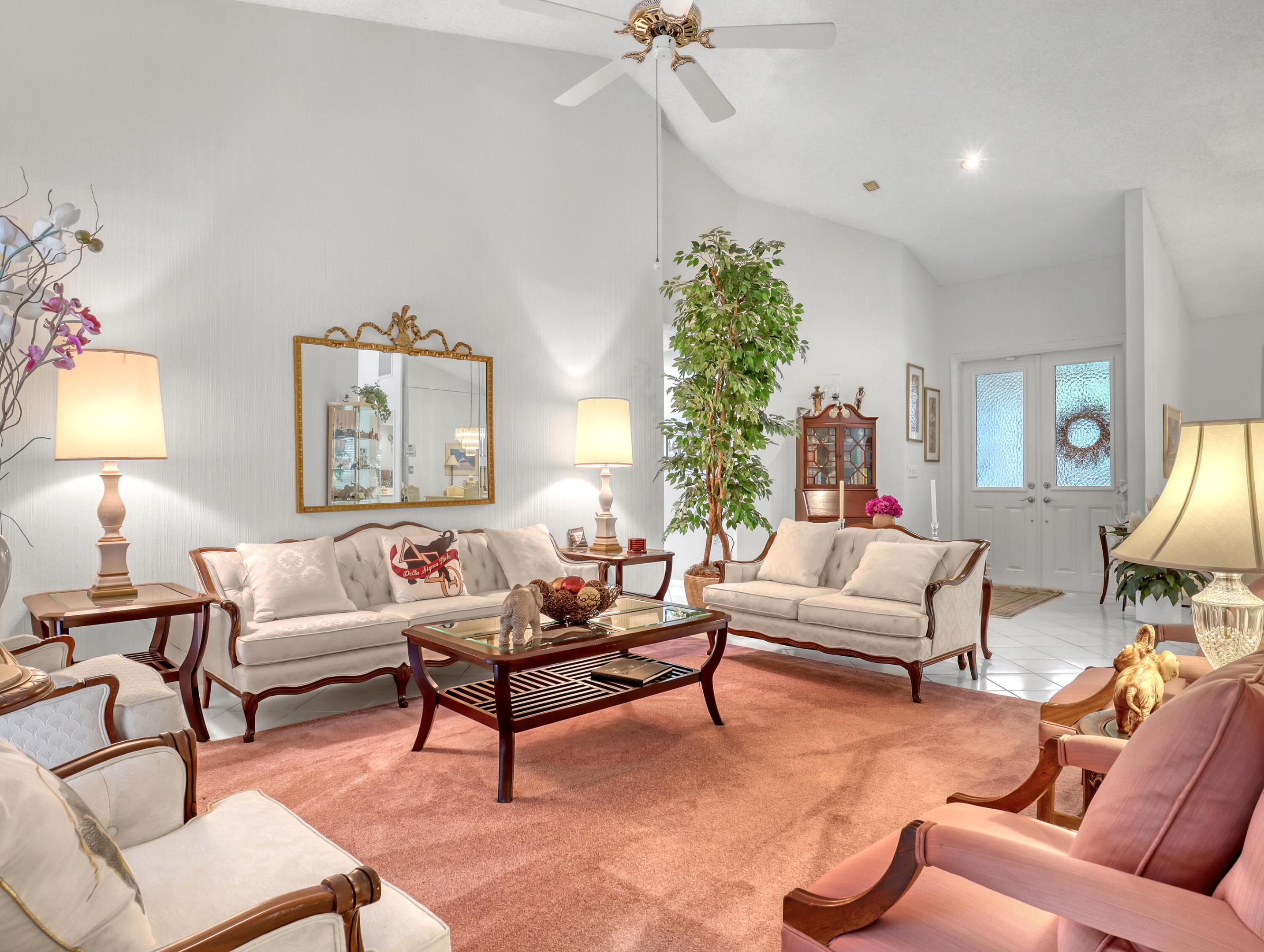 712 Golf Court — photo 9