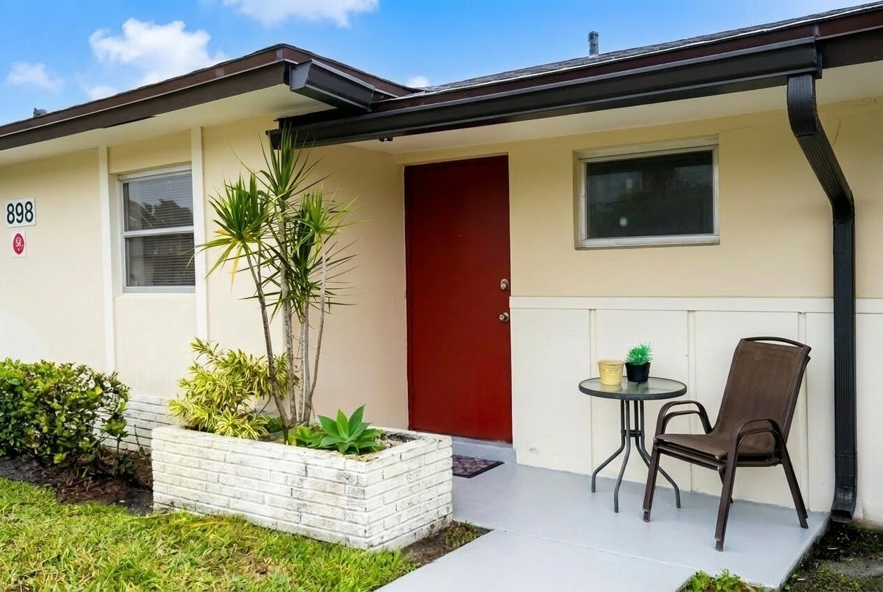 2898 Ashley Dr Drive E C, West Palm Beach, FL 33415, West Palm Beach