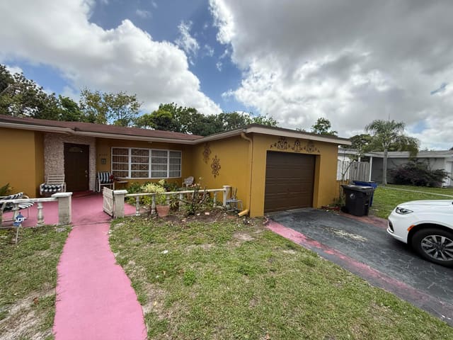 4700 NW 42nd Street, sold in Oakland Estates 2nd Sec, Lauderdale Lakes, FL