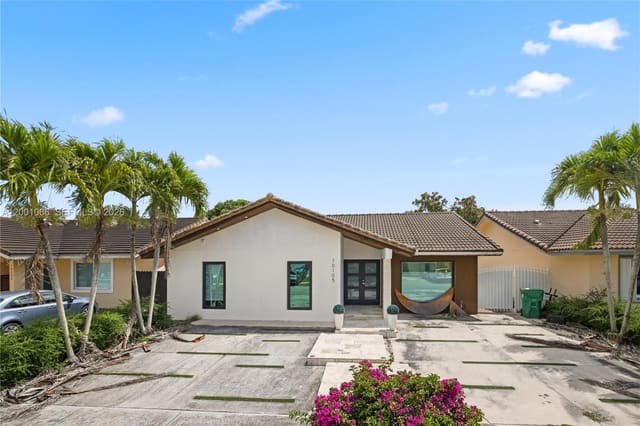 10105 SW 144th Avenue, sold in Munne Sub 1st, Miami, FL