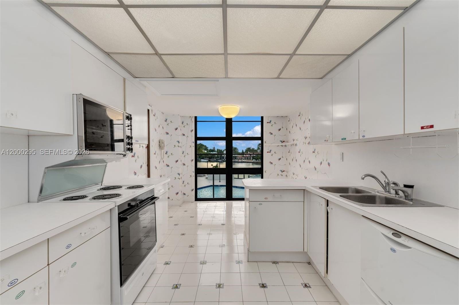 5500 Collins Avenue 304, Miami Beach, FL 33140 photo 4