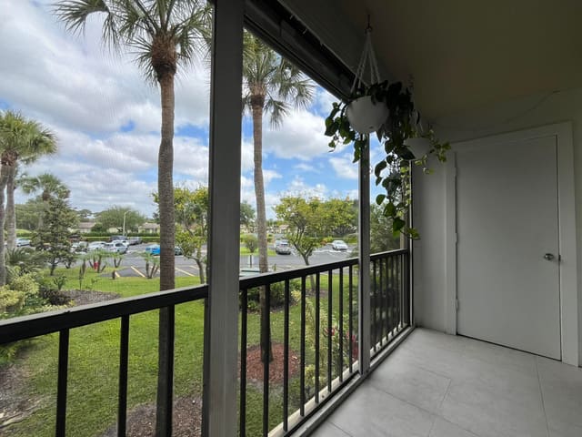 5160 Las Verdes Circle 222, sold in Seagrape Condo, Singer Island, FL