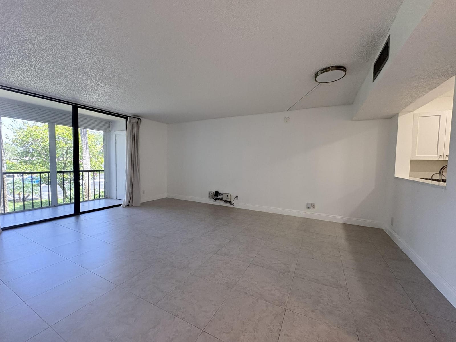 5160 Las Verdes Circle 222, Delray Beach, FL 33484 photo 5
