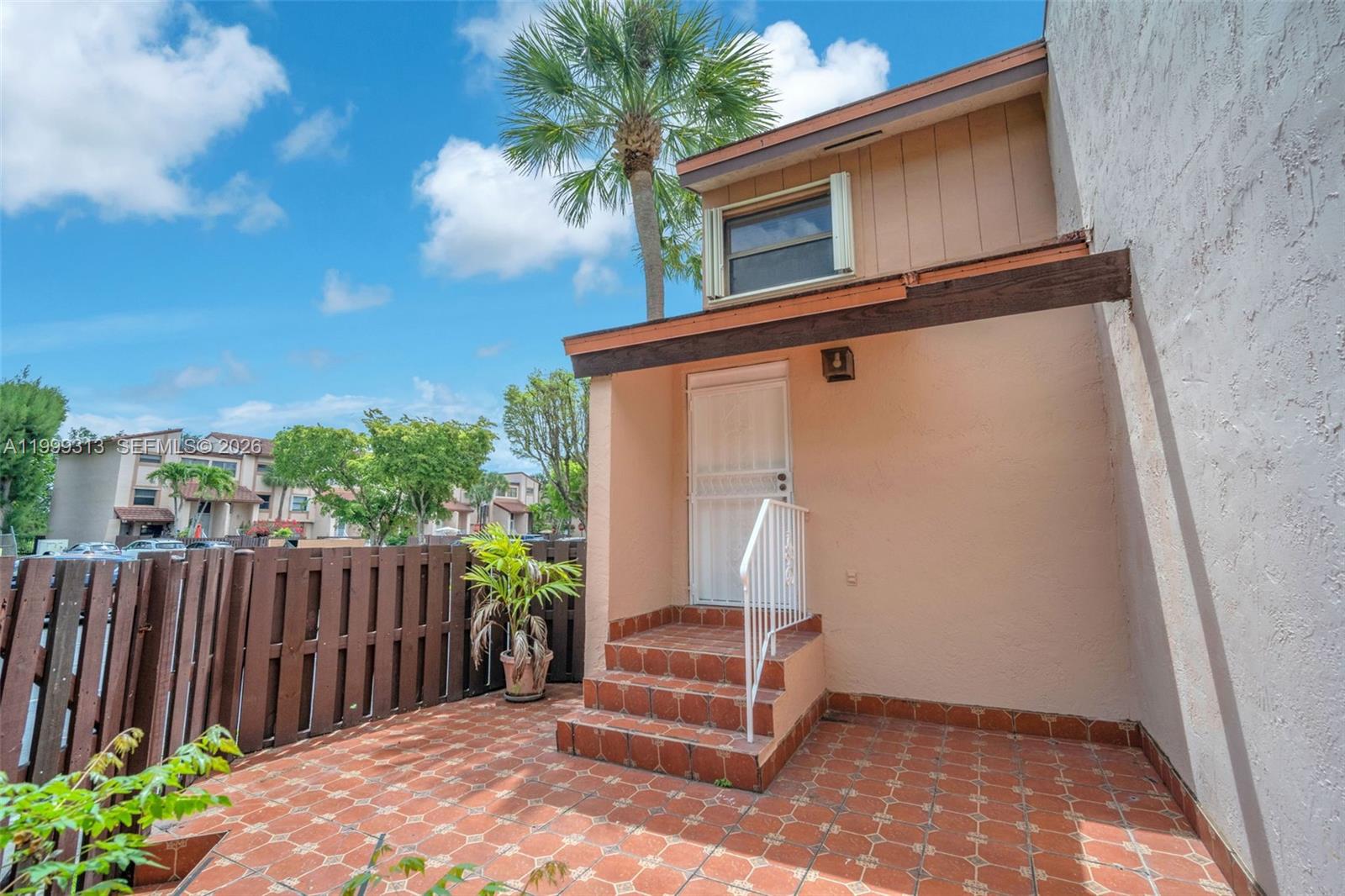 685 W Park Drive 20611, Miami, FL 33172, Miami