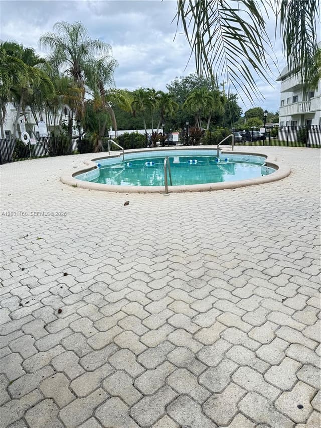15201 NE 6th Avenue C304, sold in Ola Condo, Miami, FL
