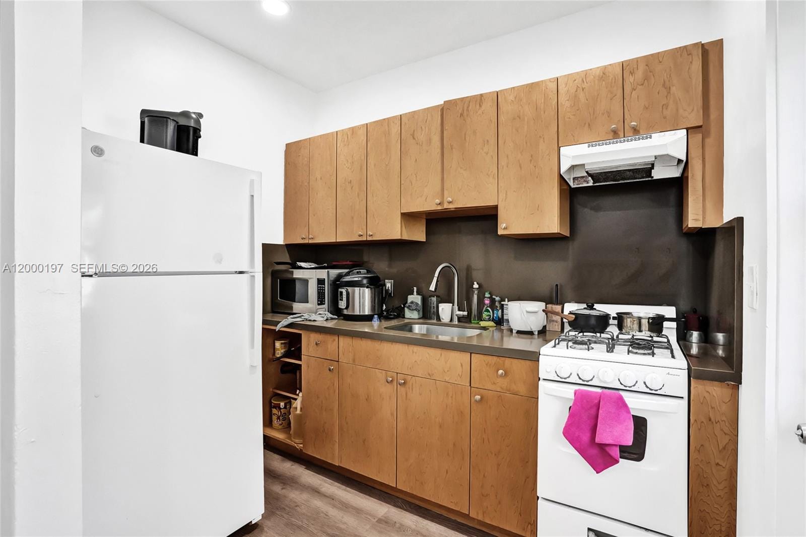 7710 Carlyle Avenue — photo 10