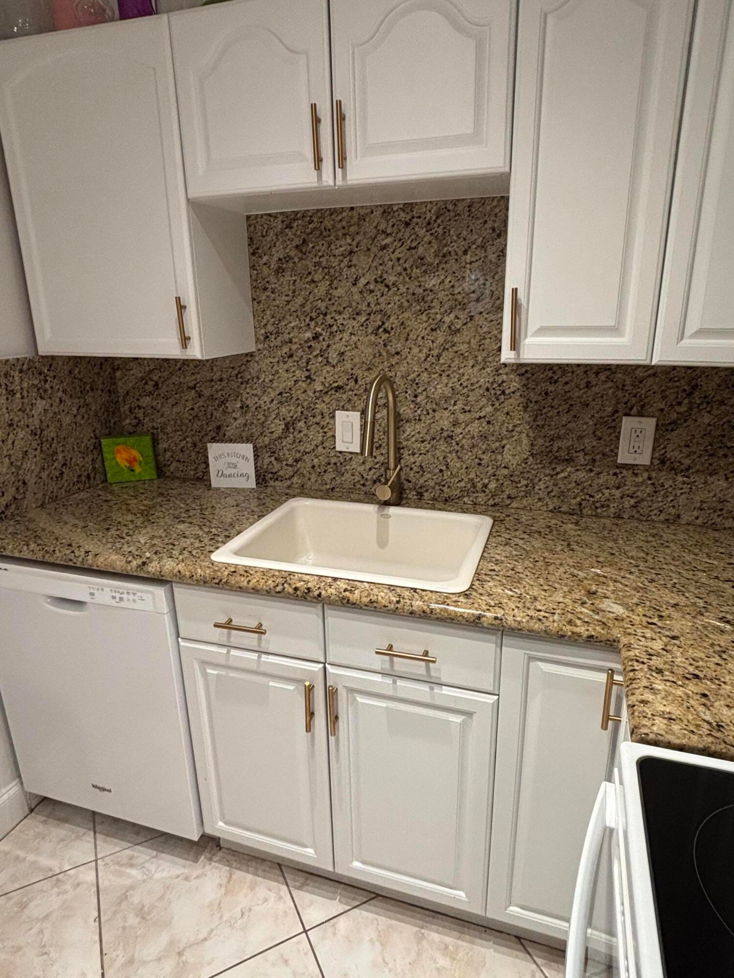 510 Prosperity Farms Road 8b — photo 5