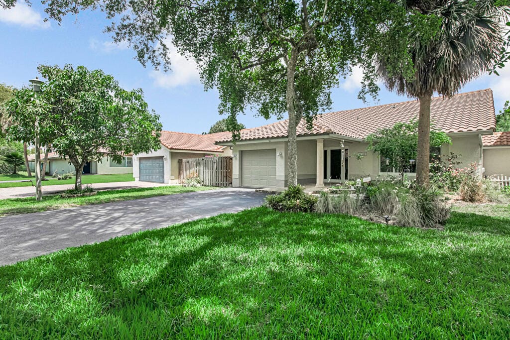 3033 NW 95th Avenue, Coral Springs, FL 33065 photo 2