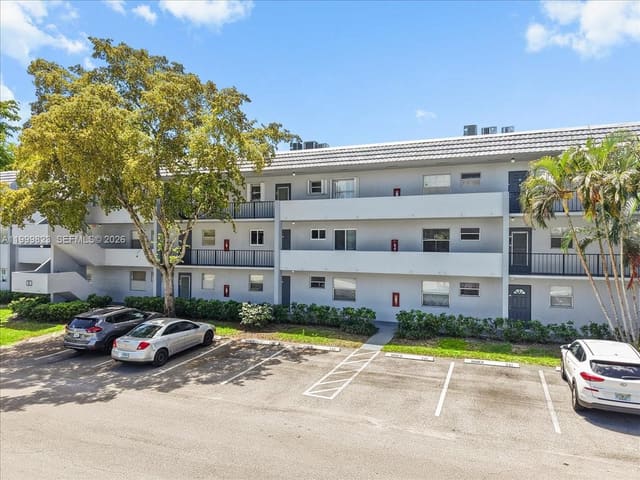 8350 Sands Point Boulevard E303, sold in Sands Point Condominium Ii, Tamarac, FL