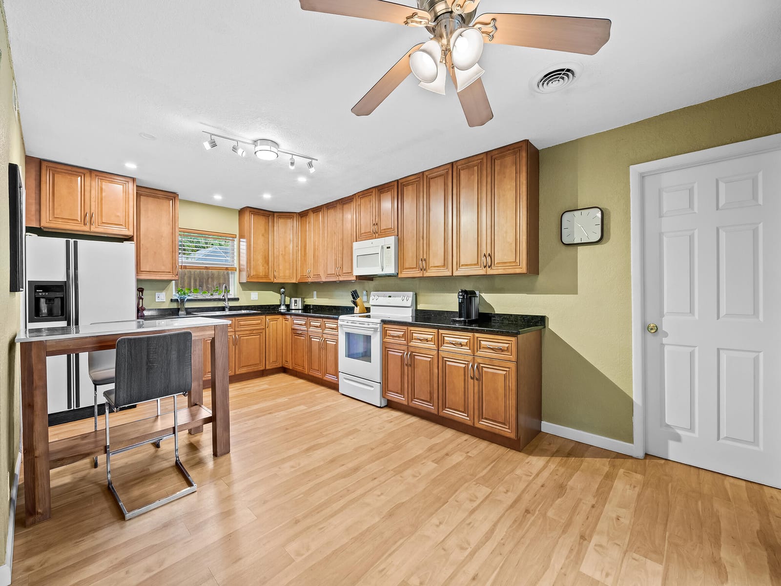 1320 SW 55th Avenue, Plantation, FL 33317 photo 12