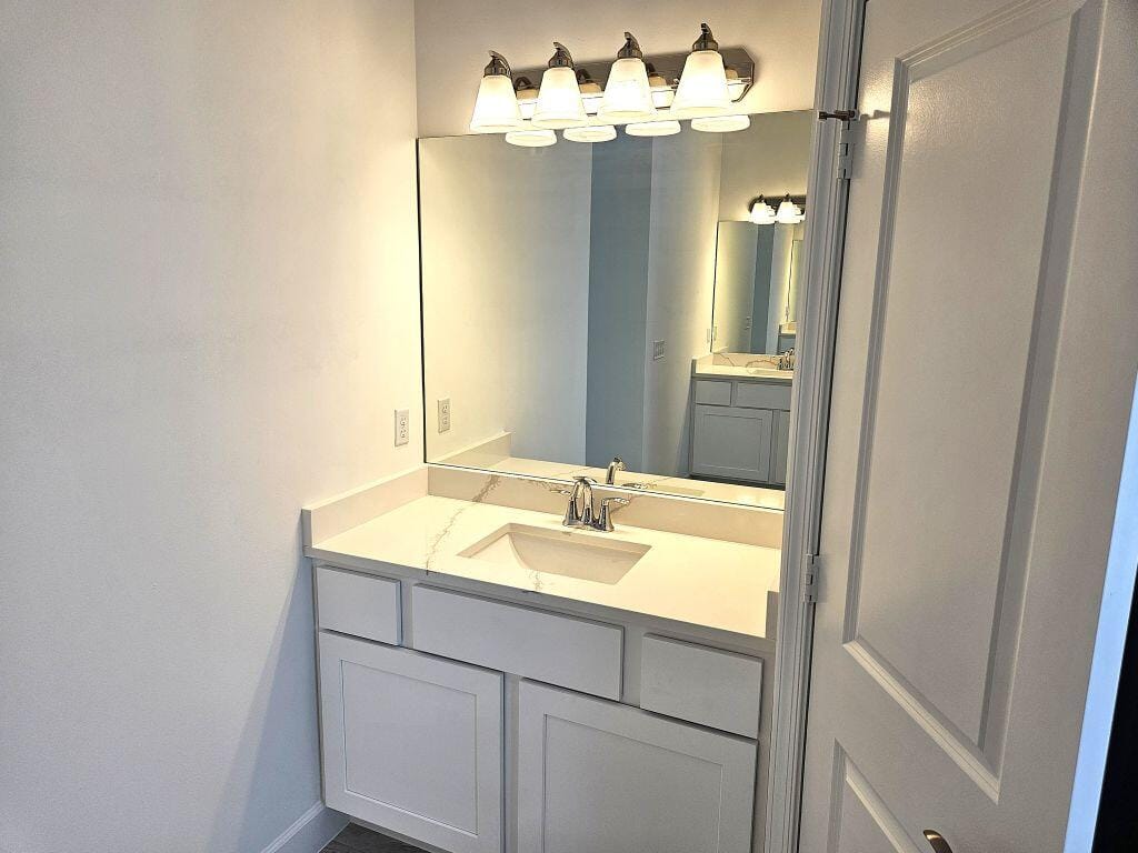 758 SW Mccoy Avenue — photo 8