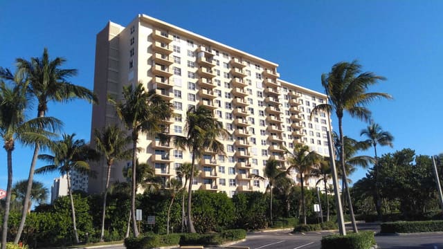 2000 S Ocean Boulevard 4a, Royal Coast, Lauderdale-by-the-Sea, FL