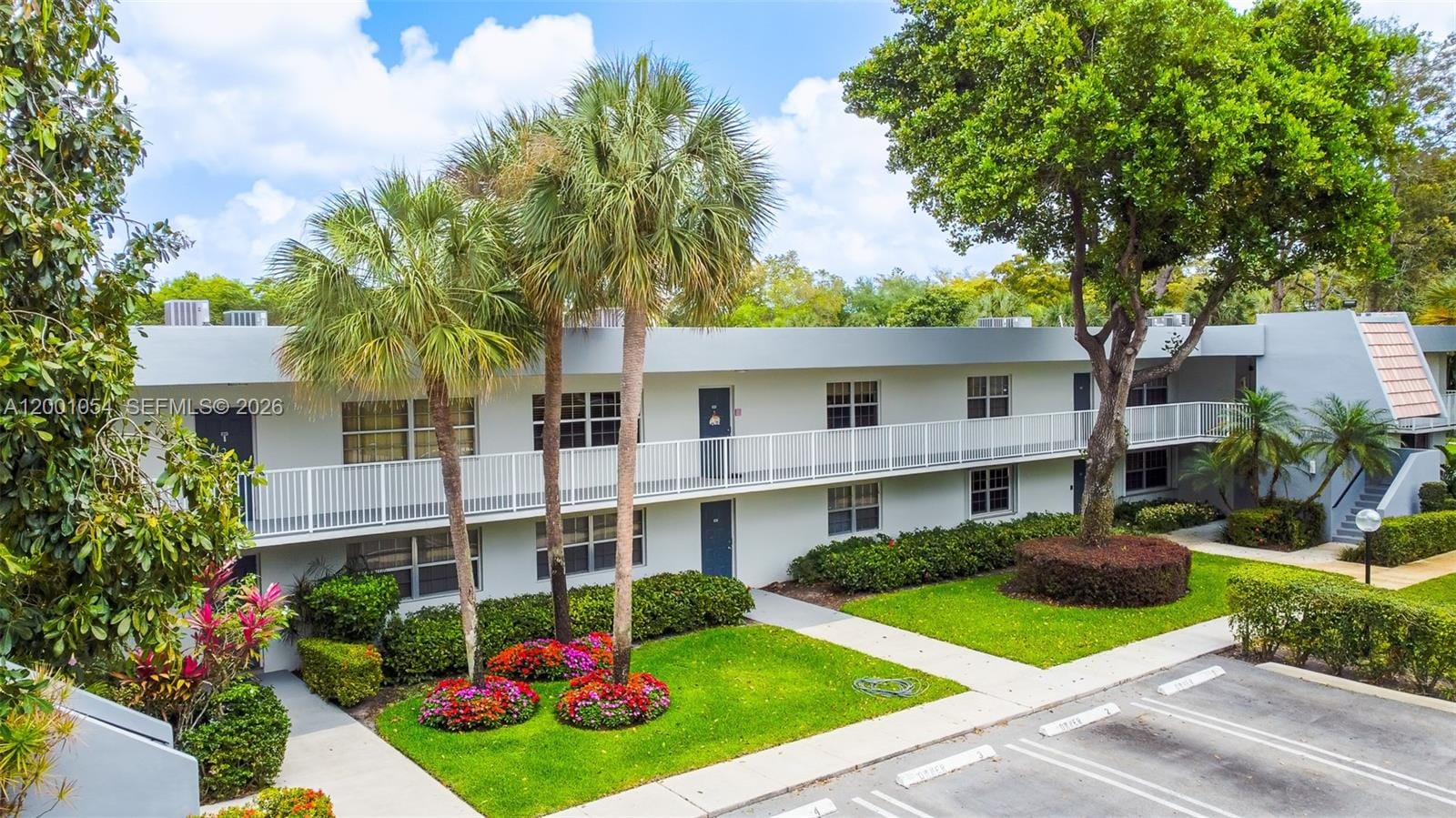 4221 W Palm Aire Drive 203 — photo 4
