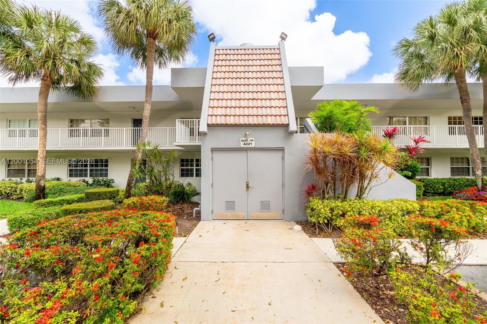 4221 W Palm Aire Drive 203 — photo 8