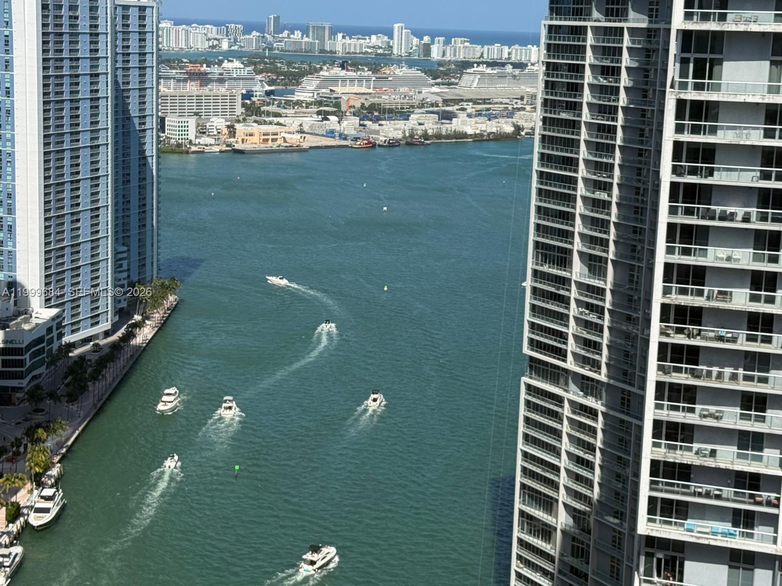 77 SE 5th Street 4214, Miami, FL 33131, Miami
