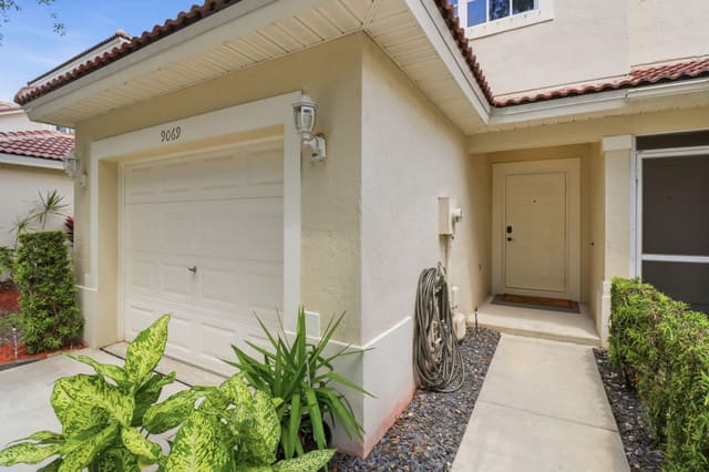 9069 Tremezzo Lane, sold in Melrose Pud Verona Lakes Tr C1, Boynton Beach, FL