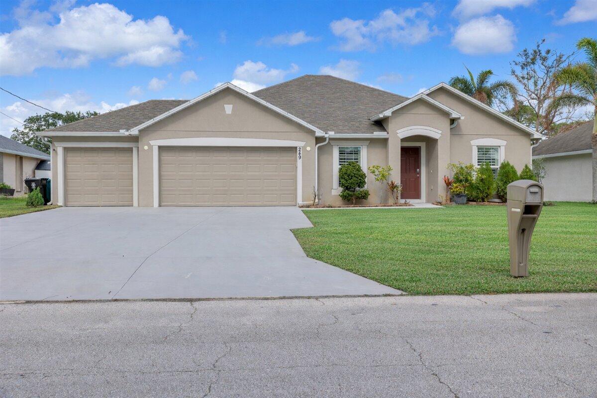 249 SE Whitmore Drive — photo 2