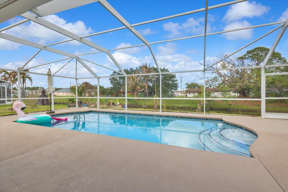 249 SE Whitmore Drive — photo 6